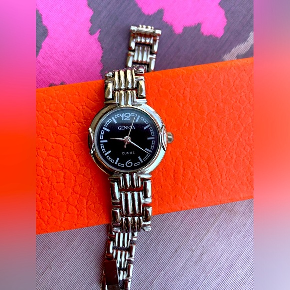 Ladies Geneva stainless steel watch ❤️ main image 8